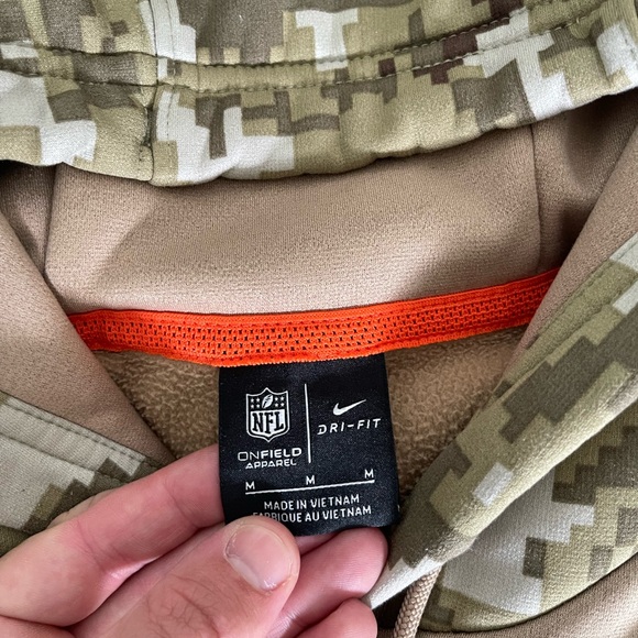 Carolina Panthers Nike Dri-Fit Salute to Service hoodie (medium) - Picture 4 of 4